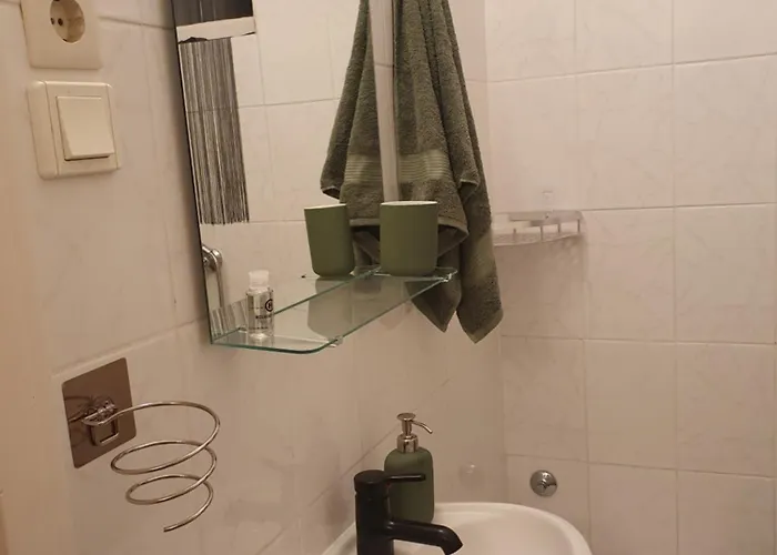 多丽丝公寓 公寓 *